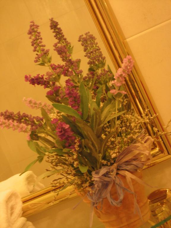 Bed And Breakfast Zia Calci Δωμάτιο φωτογραφία