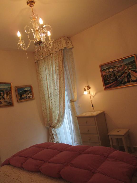 Bed And Breakfast Zia Calci Δωμάτιο φωτογραφία